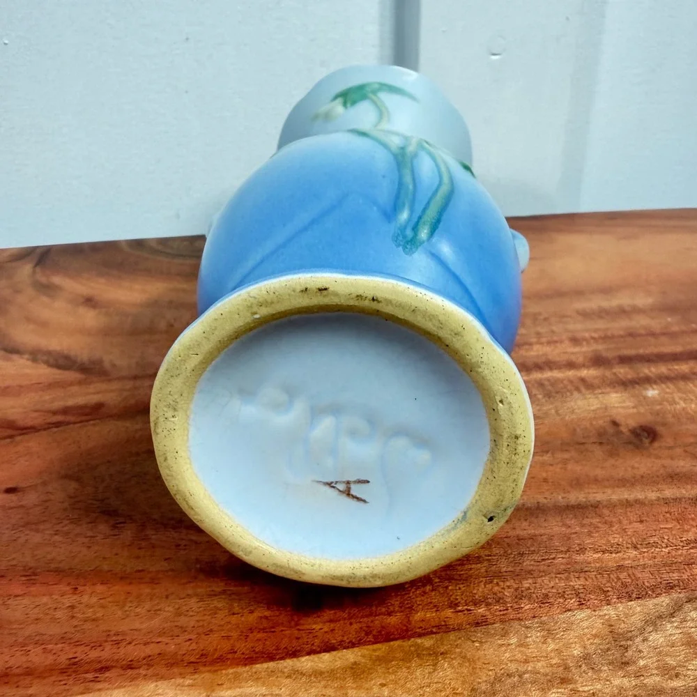 Vintage Weller Art Pottery Water Lily Blue Ombre Double Handle Vase L-2-8 1/2
